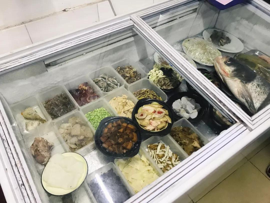 巷弄深处的独特小店，最新款式的探索之旅