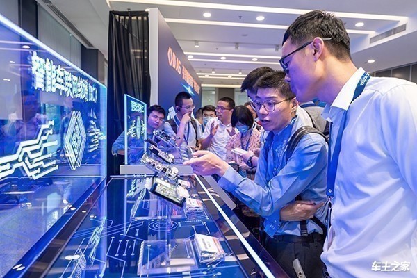全新高科技产品引领未来生活潮流，新闻网发布最新新闻速递