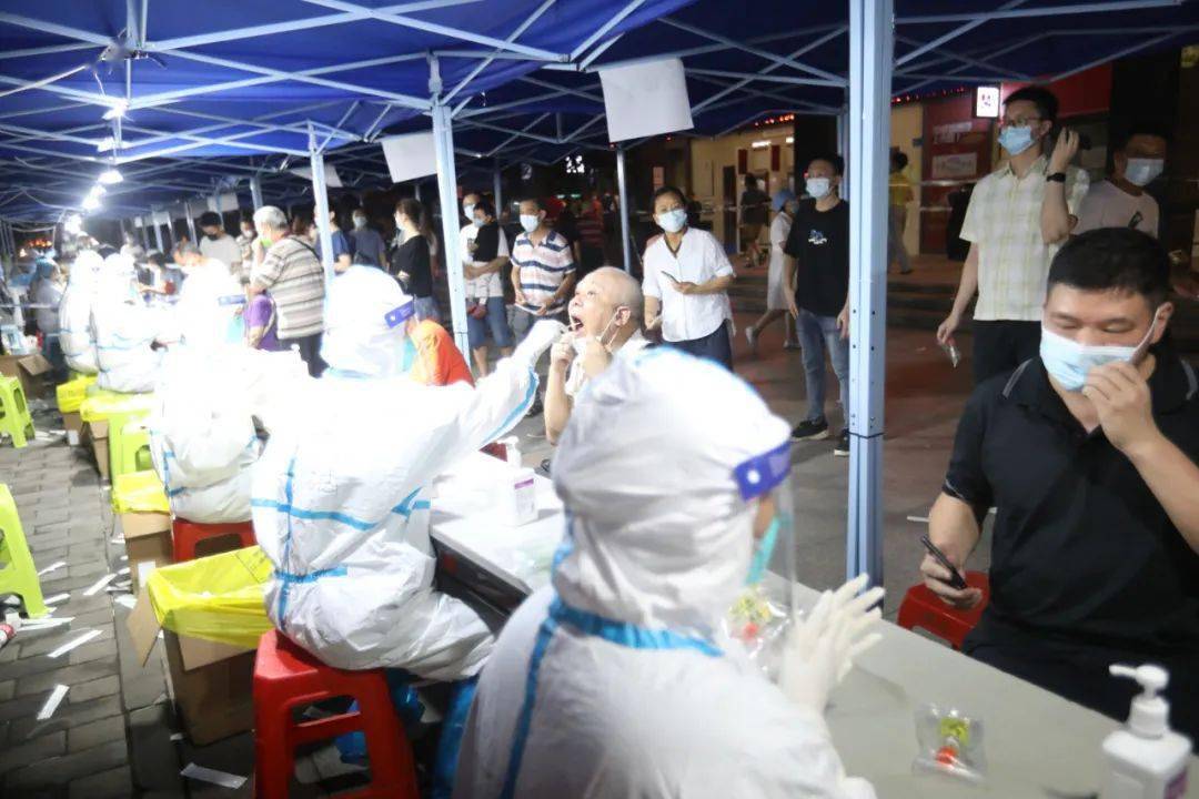 最新化妆品广告，绽放美丽光彩