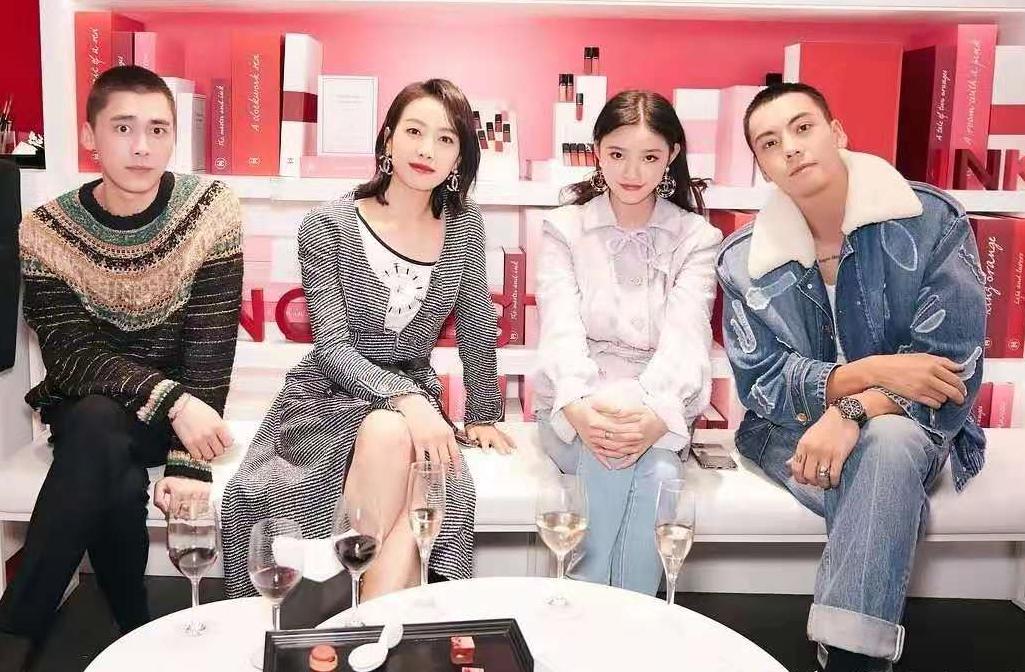 香奈儿广告新星诞生，女主角成长广告明星的详细步骤指南