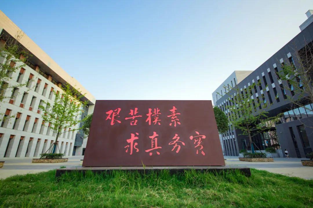 武汉销售最新招聘动态，行业趋势、各方观点与个人选择