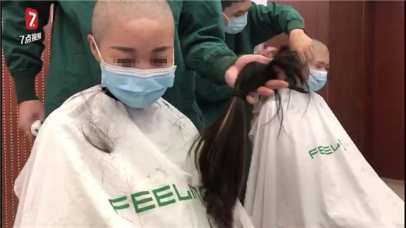 最新剃刮光头视频，潮流表达与个性自我之独特方式