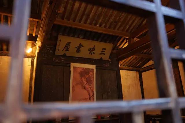 免费追书最新版，探索小巷中的秘密乐园，开启不一样的阅读之旅